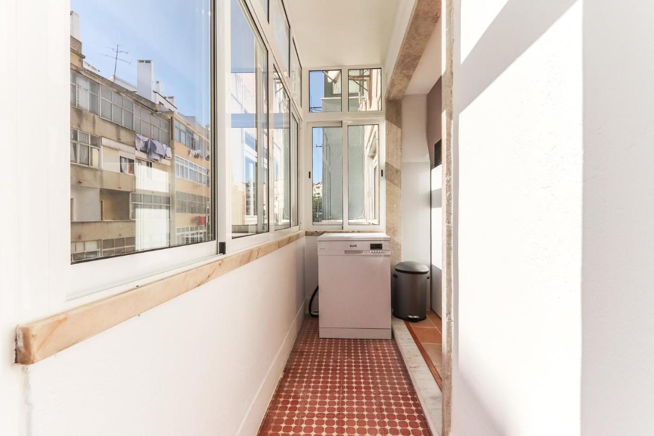 Vita Portucale ! Olaias Design With Terrace Lisboa Екстериор снимка