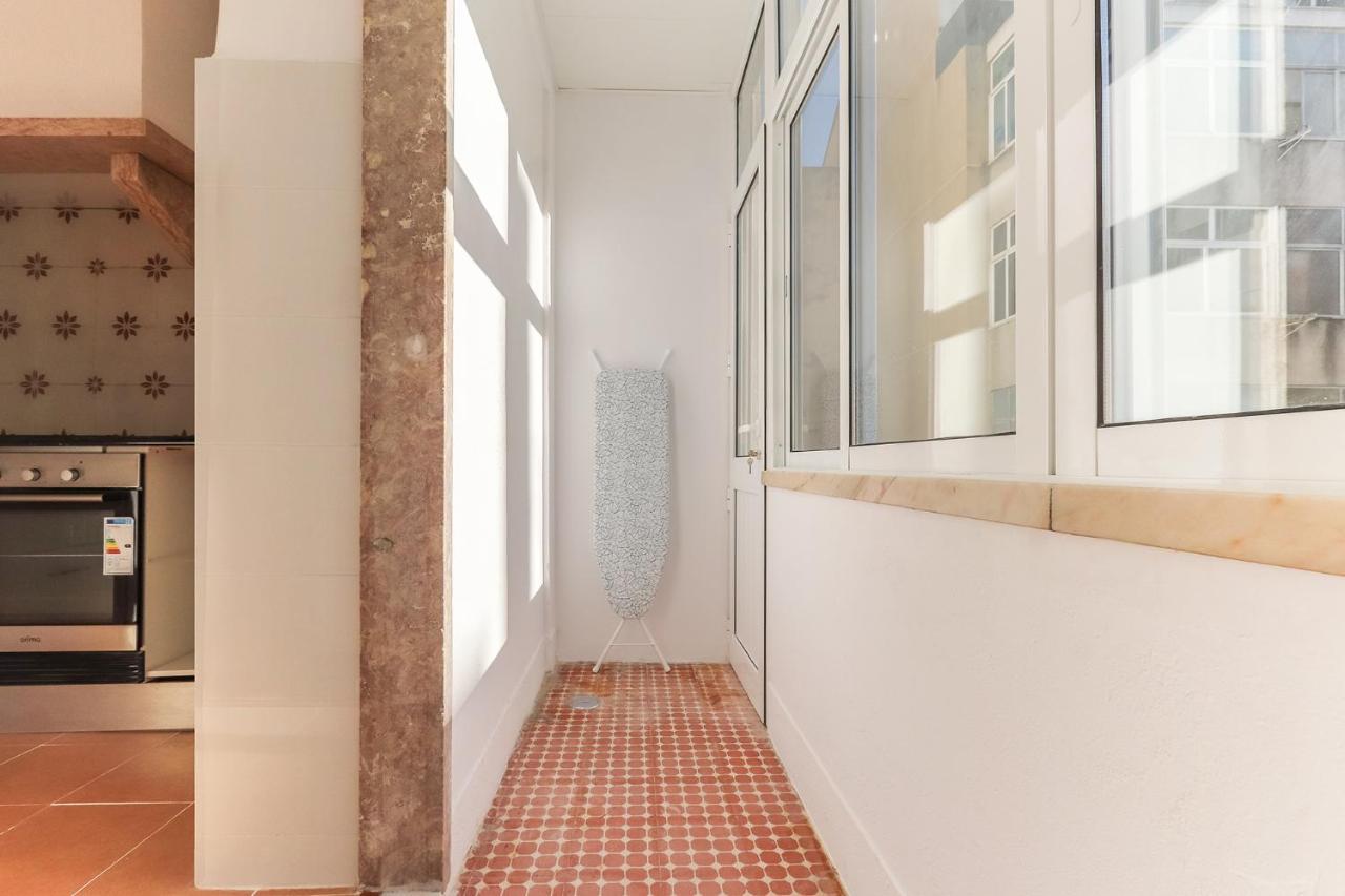 Vita Portucale ! Olaias Design With Terrace Lisboa Екстериор снимка